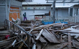 Mưa bão gây thiệt hại ở Nga lẫn Ukraine