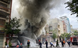 Bình Định: 140 cán bộ, chiến sĩ tham gia dập tắt đám cháy tại Quy Nhơn
