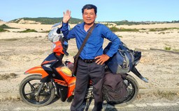 Phượt thủ 65 tuổi rong ruổi xe máy xuyên Việt - Lào