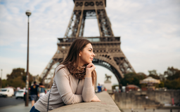 Du lịch 'check-in' tháp Eiffel bạn cần biết