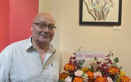 Họa sĩ người Nga Aleksandr Zhuravlev gây bất ngờ với 'Hơi thở của bút pháp' tại TP.HCM