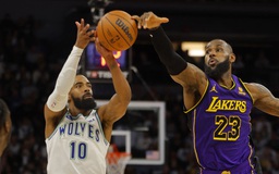 LeBron James tức giận sau trận thua tranh cãi trong ngày sinh nhật