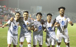 CLB Nam Định thống trị giải thưởng V-League tháng 10