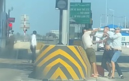 Tài xế ẩu đả tại trạm thu phí cao tốc Trung Lương - Mỹ Thuận
