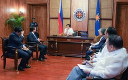 Tổng thống Philippines không kích hoạt hiệp ước phòng thủ chung với Mỹ sau vụ tàu Trung Quốc chiếu laser