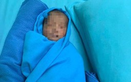 Bình Dương: Tìm thân nhân bé trai 2 tuần tuổi bị bỏ rơi sau trường mầm non