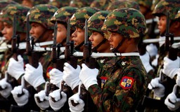 Myanmar gánh thêm lệnh cấm vận