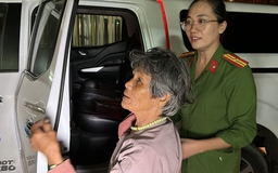Quảng Ngãi: Cụ bà về quê đi lạc, nữ sĩ quan công an đưa về tận nhà