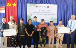 Trao tặng nhà vệ sinh cho người dân vùng khó khăn ở Ninh Thuận