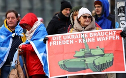 Người Đức biểu tình phản đối cung cấp vũ khí cho Ukraine