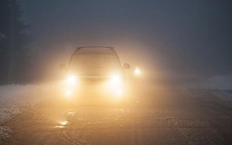 Có nên lái xe Mitsubishi Xpander nguyên bản đi đường sương mù dày?