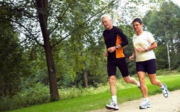 Cách chạy bộ an toàn cho người tuổi 50