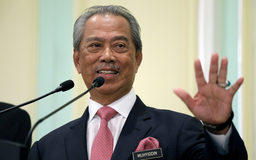 Cựu Thủ tướng Malaysia Yassin đối diện hàng loạt cáo buộc lạm quyền, rửa tiền