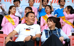 Vợ chồng cựu danh thủ Cảng Sài Gòn dõi theo con ở giải bóng đá sinh viên