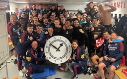 Giải mã bức ảnh ăn mừng của Arsenal sau trận thắng Fulham 3-0