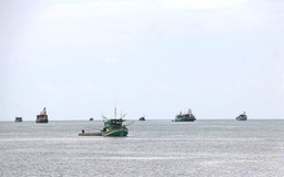 Cà Mau: Điều tra, xác minh vụ 2 ngư dân ôm can nhựa nhảy khỏi tàu cá