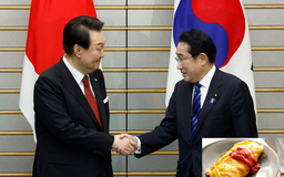 Món cơm trứng omurice sẽ trở thành biểu tượng hâm nóng quan hệ Nhật – Hàn?