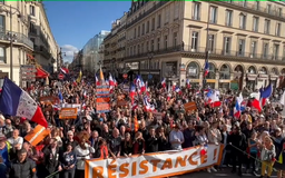 Paris thành 'bãi chiến trường' giữa cuộc biểu tình chống cải cách lương hưu ở Pháp