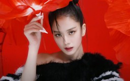 Jisoo (BlackPink) phá kỷ lục đặt trước album cao nhất