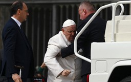 Vatican xác nhận Giáo hoàng Francis nhập viện