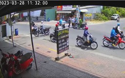 TP.HCM: Nam sinh bị người mặc trang phục dân quân tự vệ vụt gậy
