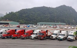 Cảnh báo : Lượng xe qua cửa khẩu Trung Quốc lại quá tải