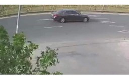 Khánh Hòa: Xác minh xe Mercedes bỏ chạy sau tai nạn làm một phụ nữ tử vong