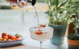 Cocktail tại nhà cho ngày lễ - khoảnh khắc thăng hoa dễ dàng tự tạo