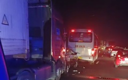 Tai nạn trên cao tốc TP.HCM - Trung Lương: 5 ô tô tông liên hoàn