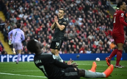 Ngoại hạng Anh: Arsenal 'đánh rơi' chiến thắng ở Liverpool, mở cơ hội cho Man City