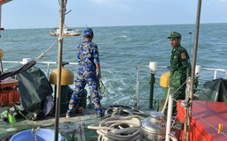 Biên phòng Kiên Giang cứu 9 thuyền viên gặp nạn trên biển khi làm nhiệm vụ
