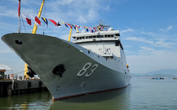 Cận cảnh tàu hải quân Trung Quốc cập bến thăm TP.Đà Nẵng