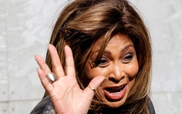 Tổng thống Mỹ và nhiều nghệ sĩ xúc động khi nghe tin Tina Turner qua đời