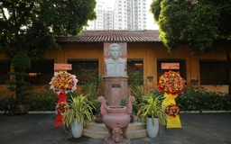 Thăm khu trại giam Bệnh viện Chợ Quán, nơi Tổng Bí thư Trần Phú bị giam giữ và hy sinh