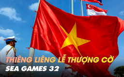 Quốc kỳ Việt Nam tung bay trong lễ thượng cờ SEA Games 32