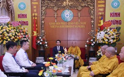 Anh Nguyễn Ngọc Lương chúc mừng T.Ư Giáo hội Phật giáo Việt Nam