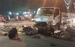 Bình Dương: 1 người chết, 2 người bị thương trong vụ xe tải tông hàng loạt xe máy chờ đèn đỏ