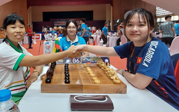Kỳ thủ cờ ốc Vũ Thị Diệu Uyên tiếp tục bất bại ở SEA Games 32