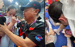Giành HCV SEA Games lịch sử, song sinh Việt kiều gọi điện cho mẹ khóc nức nở