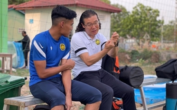 HLV Kim Pan-gon đến hỗ trợ U.22 Malaysia trước trận gặp U.22 Việt Nam