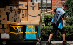 Amazon ‘tặng’ 10 USD để khách hàng tự nhận hàng