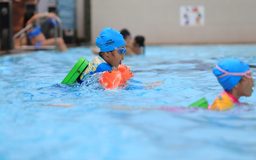 Cấp bách phòng chống đuối nước: Học bơi muôn hình vạn trạng