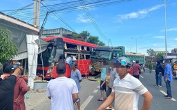 Thừa Thiên - Huế: Xe giường nằm va chạm xe tải, 3 hành khách bị thương