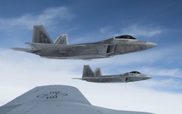 Mỹ điều máy bay chiến đấu F-22 đến Trung Đông ứng phó máy bay Nga