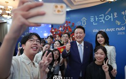Tổng thống Hàn Quốc nói 'xin chào' và giao lưu cùng sinh viên Việt Nam