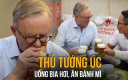 Thủ tướng Úc Anthony Albanese uống bia hơi, ăn bánh mì Hà Nội