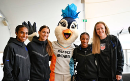 Đội tuyển nữ Mỹ đặt chân đến New Zealand, sẵn sàng chinh phục World Cup nữ 2023