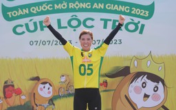 Đồng đội Nguyễn Thị Thật giành áo vàng chung cuộc giải xe đạp nữ An Giang 2023