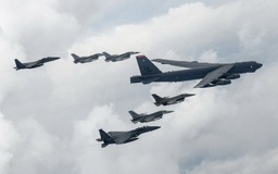 Mỹ, Hàn diễn tập với oanh tạc cơ B-52H sau khi Triều Tiên phóng ICBM