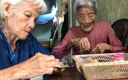 Con 72 tuổi chăm mẹ 95 tuổi: Nhiều người hỏi cưới, nhưng ở vậy nuôi mẹ